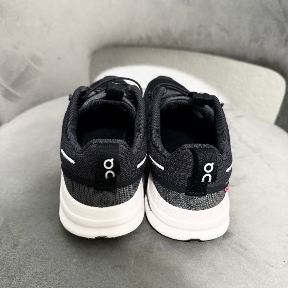 On cloud 6 - Picture 4 of 5